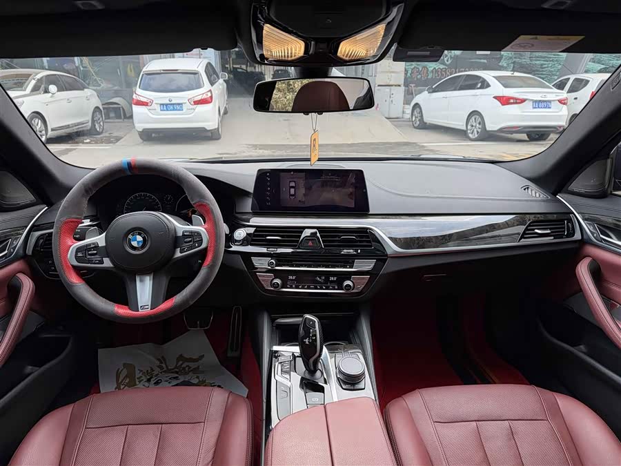 BMW 5 Series 2019 — фото 15