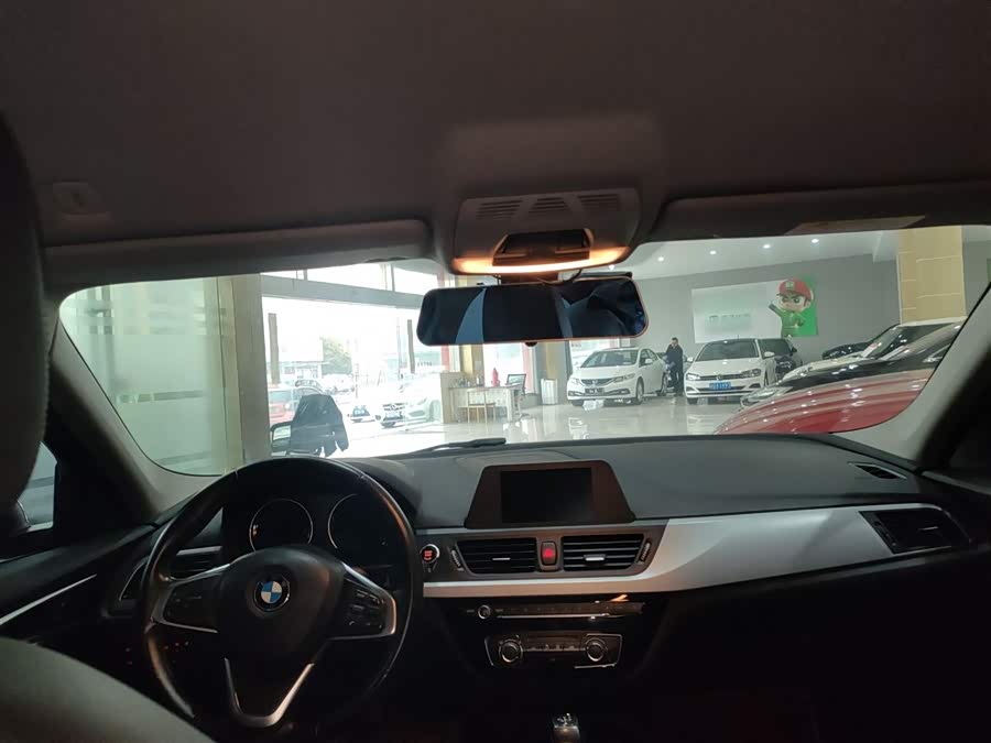 BMW 1 Series 2018 — фото 18