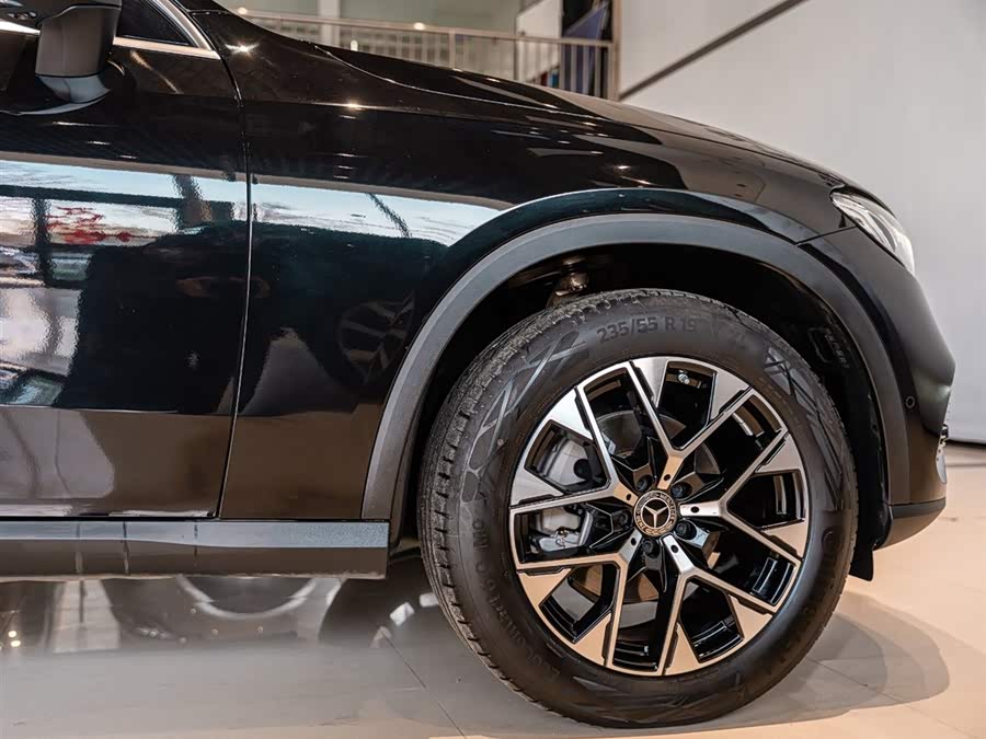 Mercedes-Benz GLC 2025