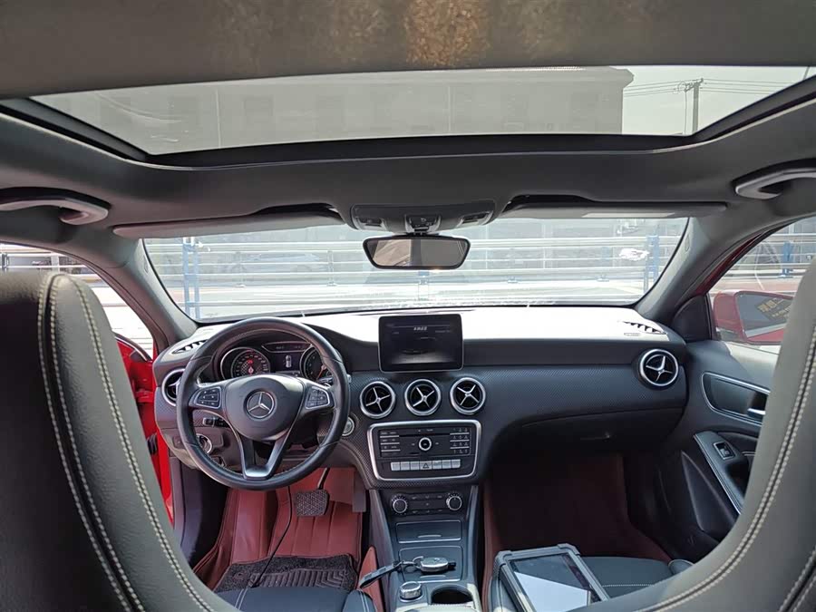 Mercedes-Benz A-Class 2017 — фото 14