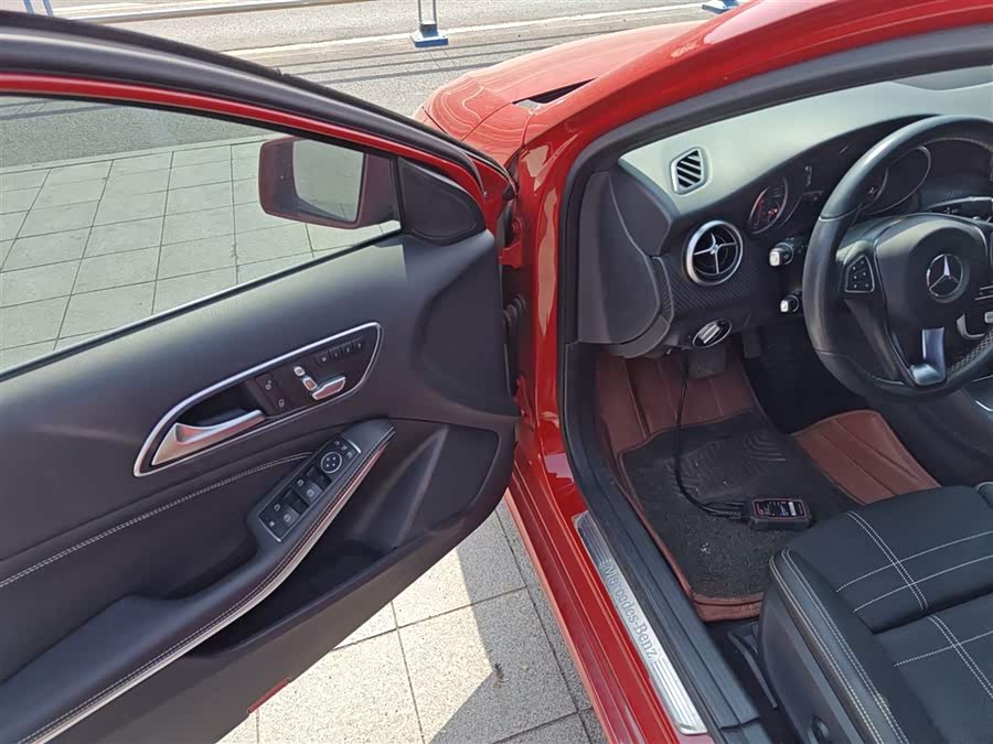Mercedes-Benz A-Class 2017 — фото 12