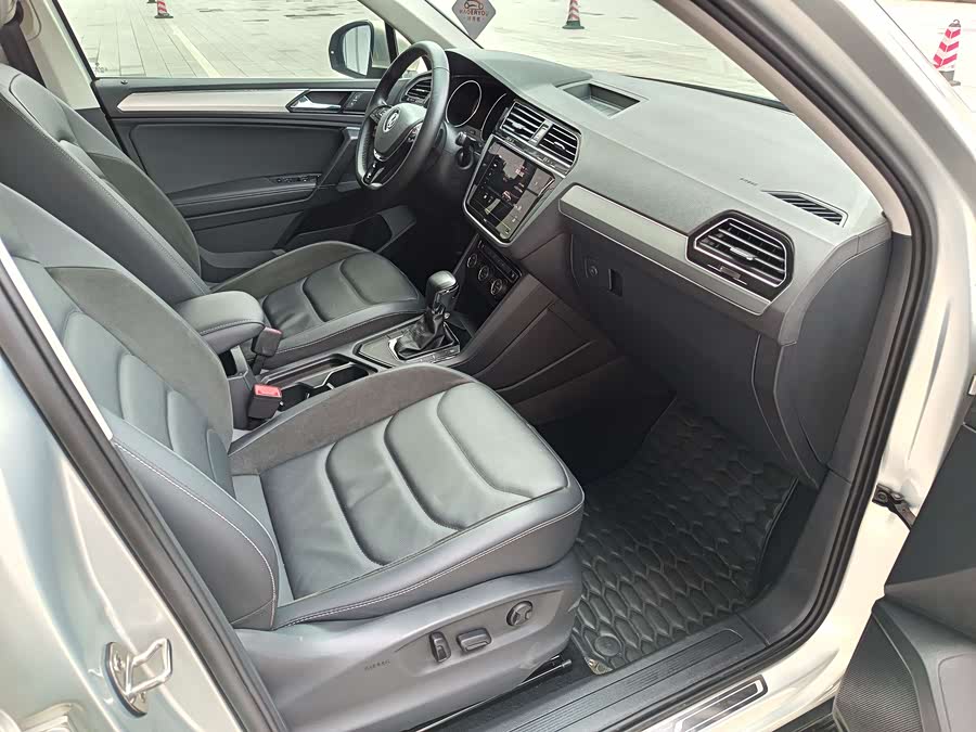 Volkswagen Tiguan L 2019 — фото 13