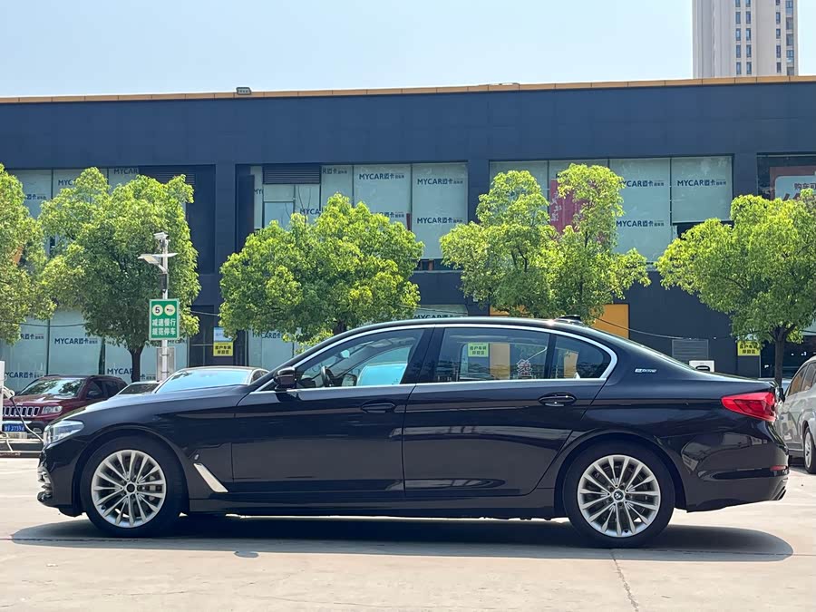 BMW 5 Series New Energy 2019 — фото 8