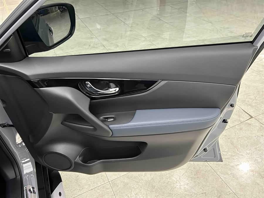 Nissan X-Trail 2025 — фото 12