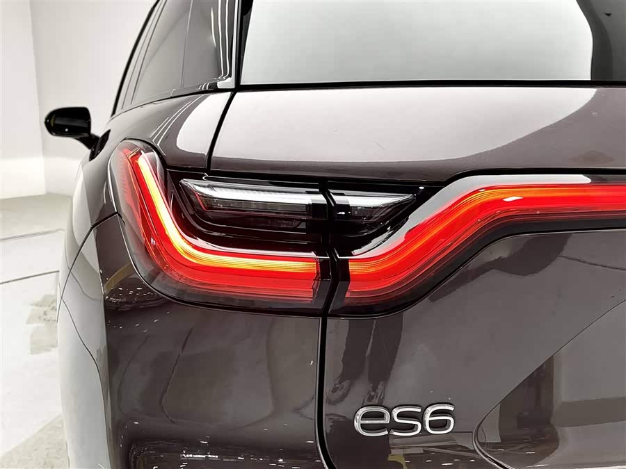 NIO ES6 2020