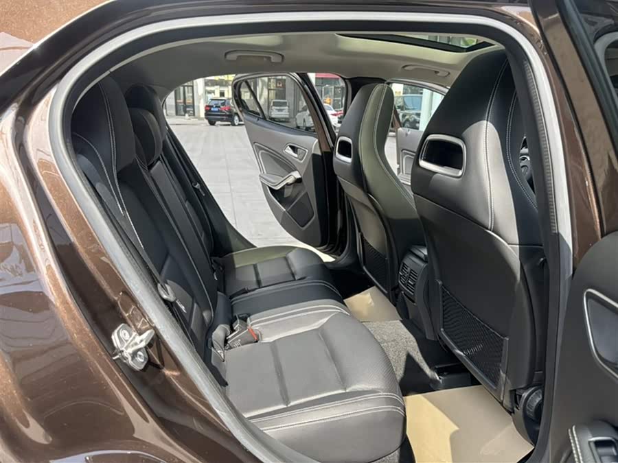 Mercedes-Benz GLA 2018 — фото 19