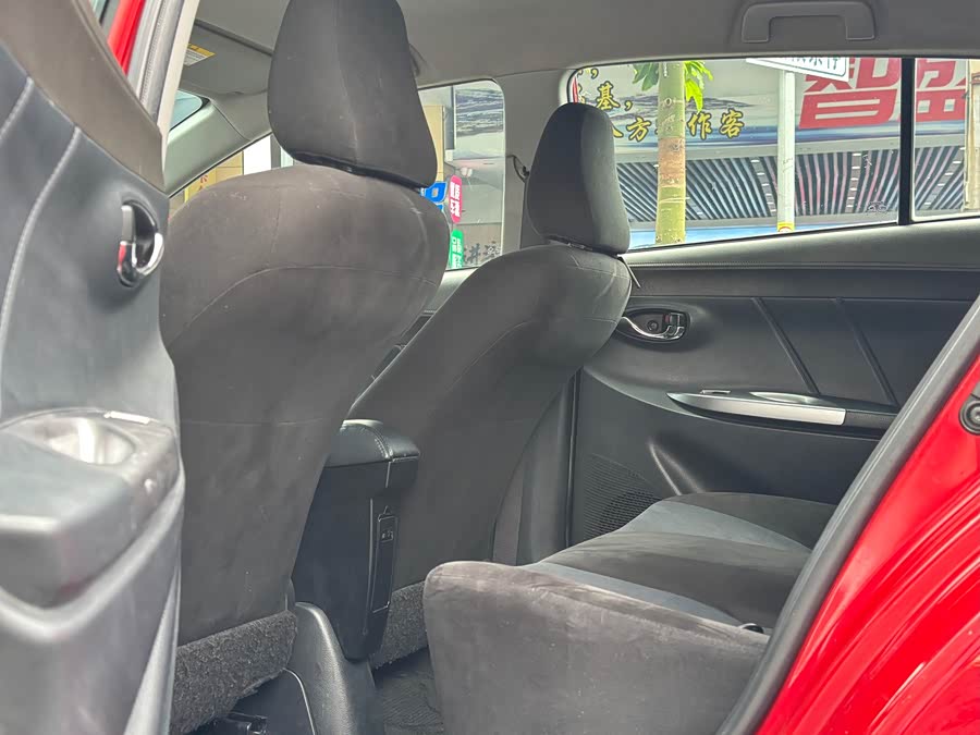 Toyota Yaris L 2015