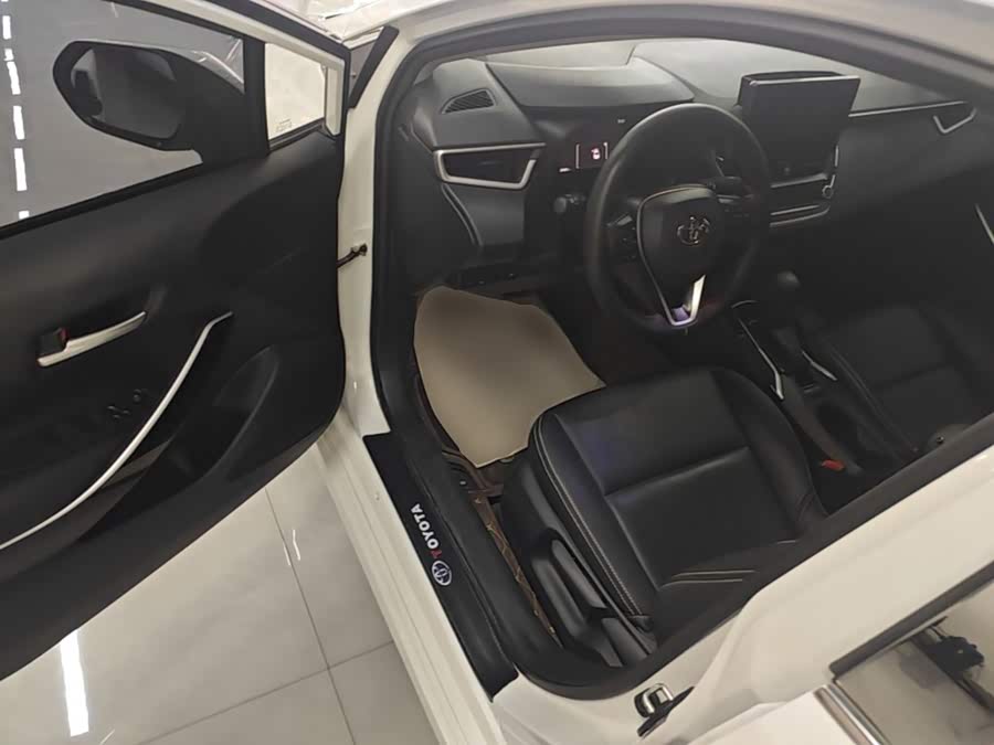 Toyota Corolla 2023 — фото 16