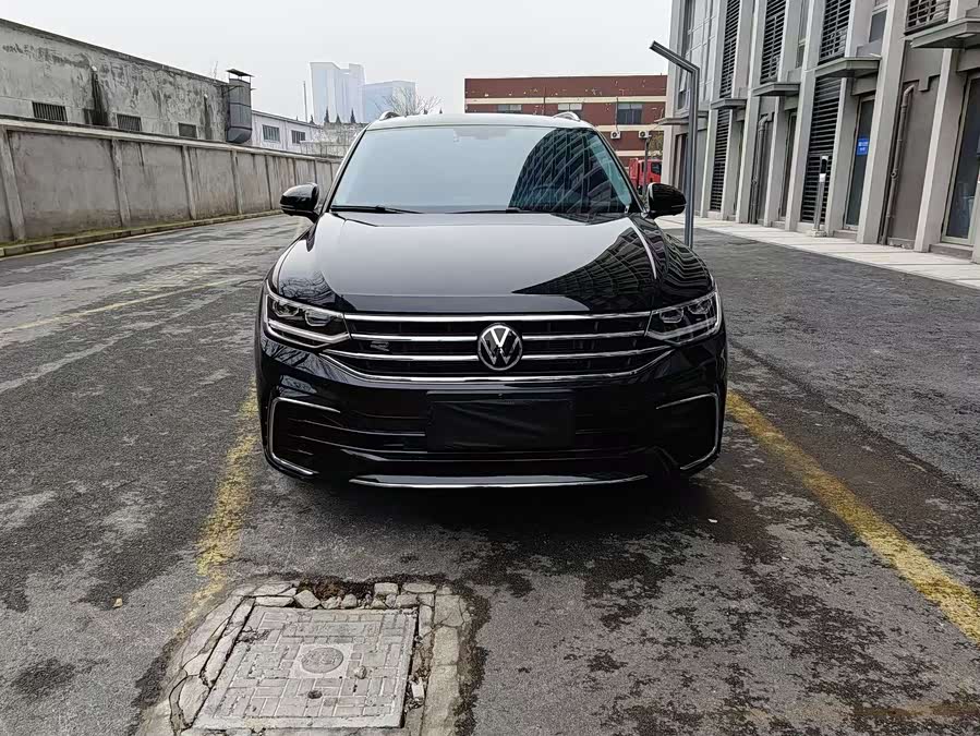 Volkswagen Tiguan L 2023