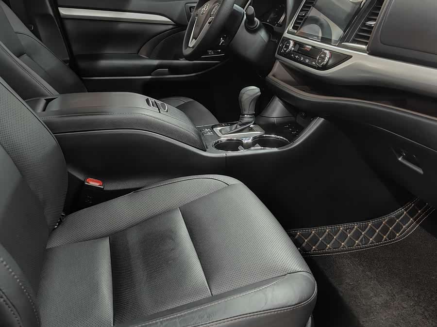 Toyota Highlander 2017 — фото 15