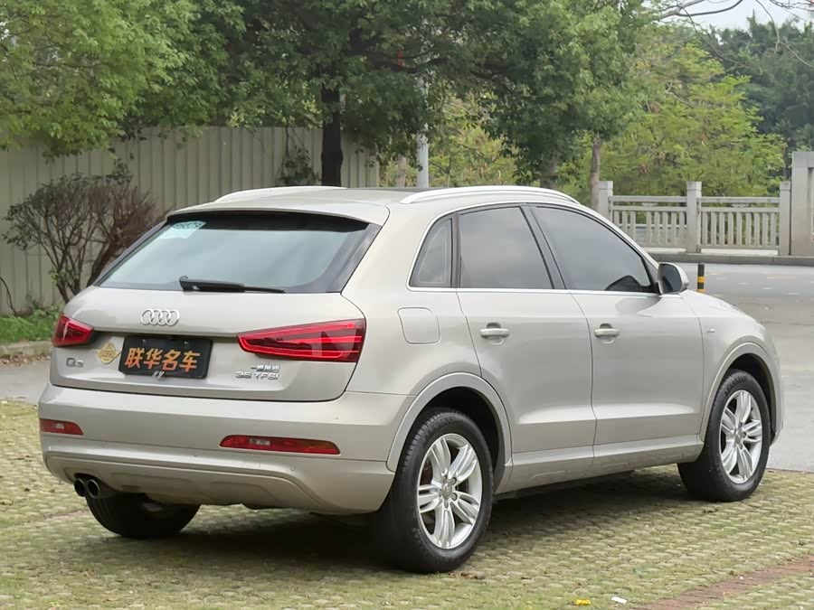 Audi Q3 2015 — фото 9