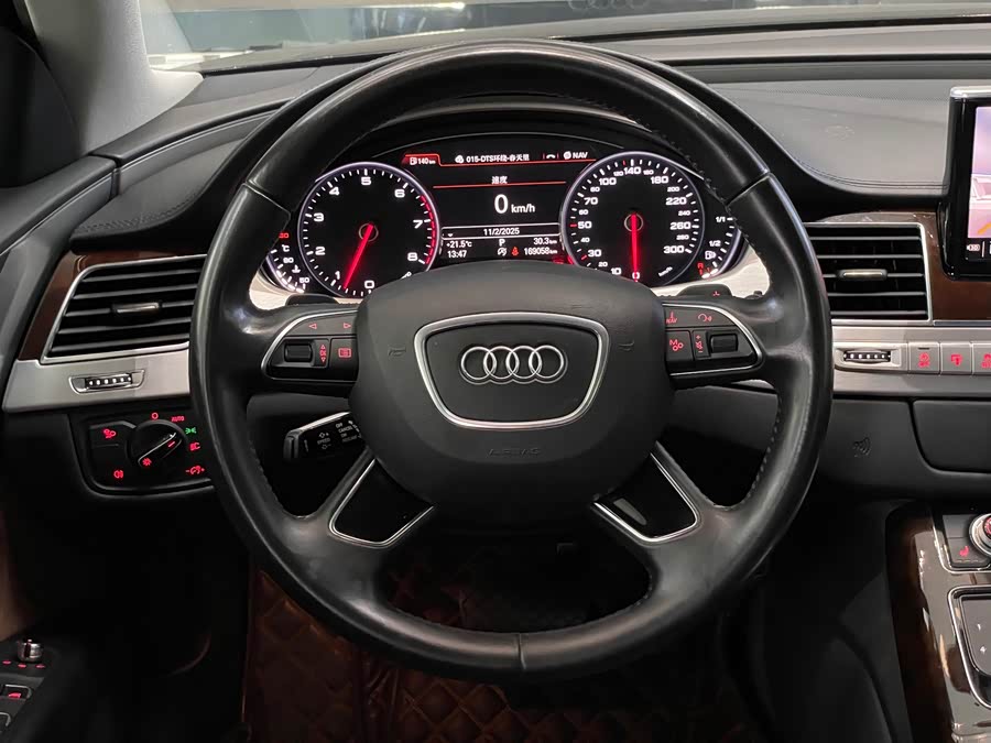 Audi A8 2016 — фото 14