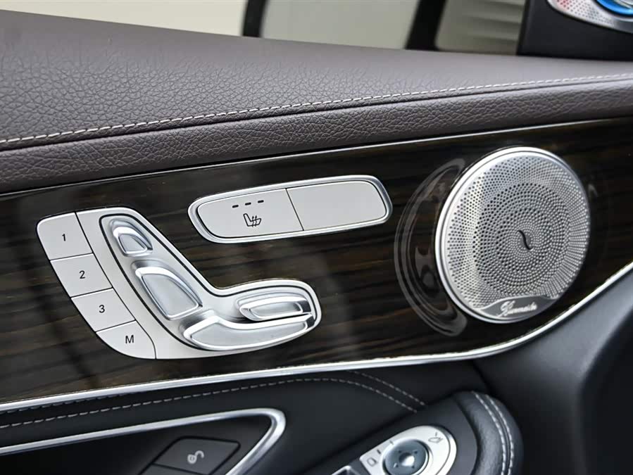Mercedes-Benz GLC 2019 — фото 25