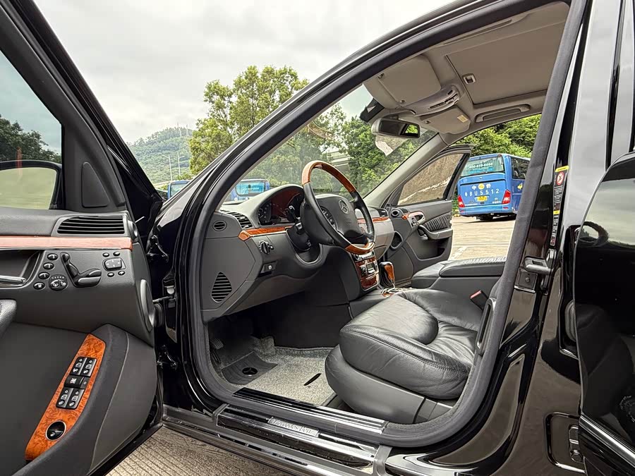 Mercedes-Benz S-Class 2004