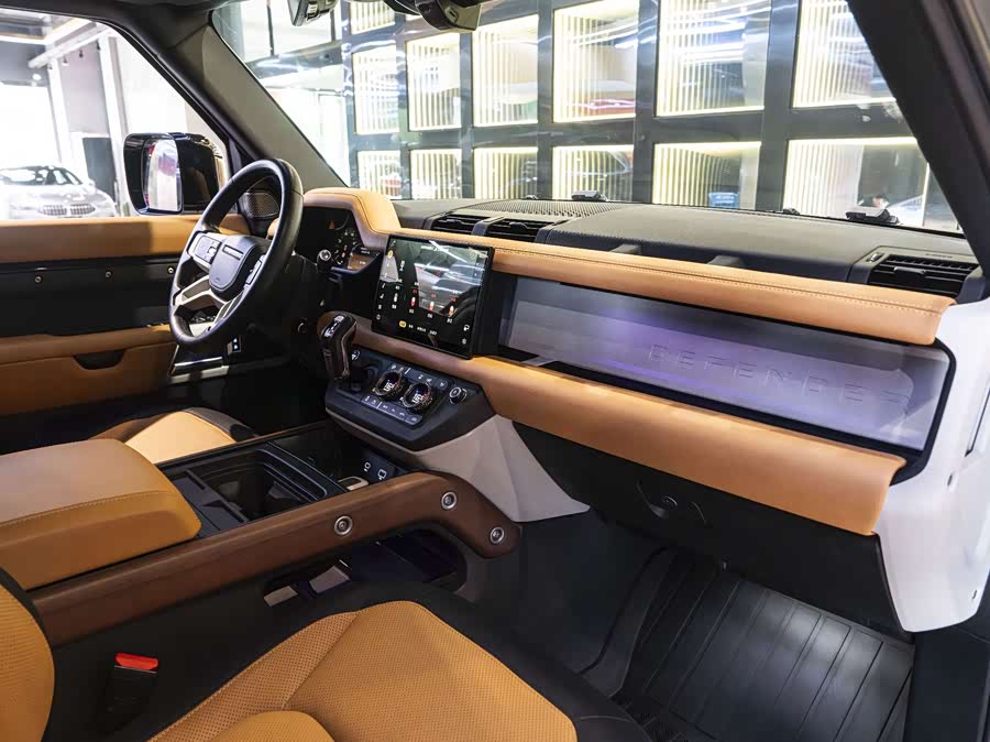Land Rover Defender 2024 — фото 20