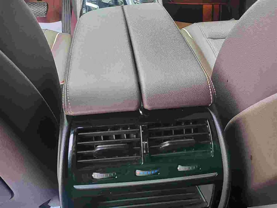 BMW 5 Series 2022 — фото 17