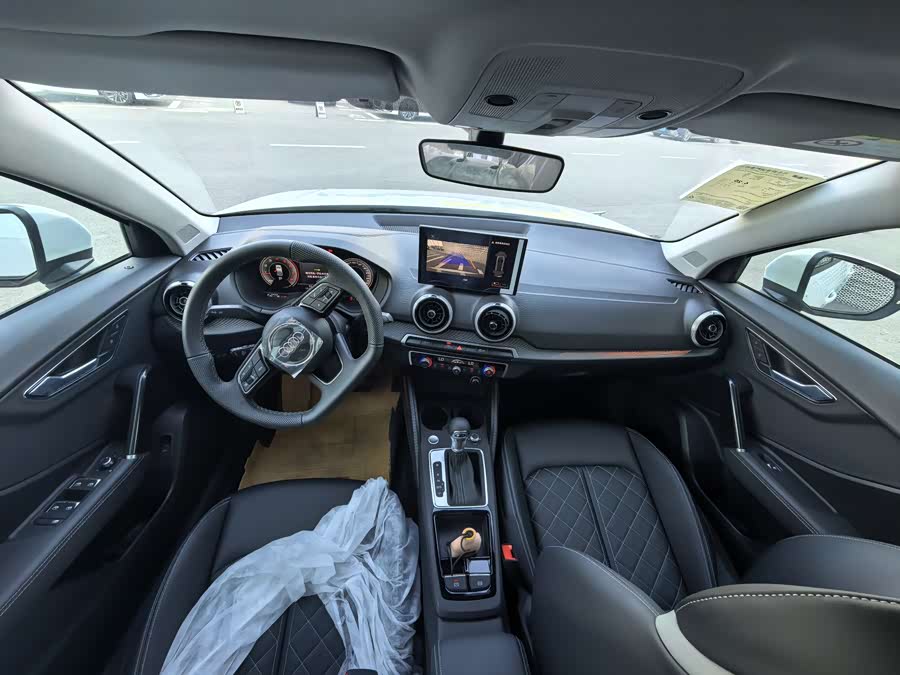 Audi Q2L 2025