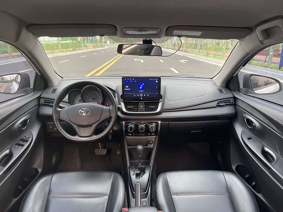 Toyota Yaris L 2020 — фото 10