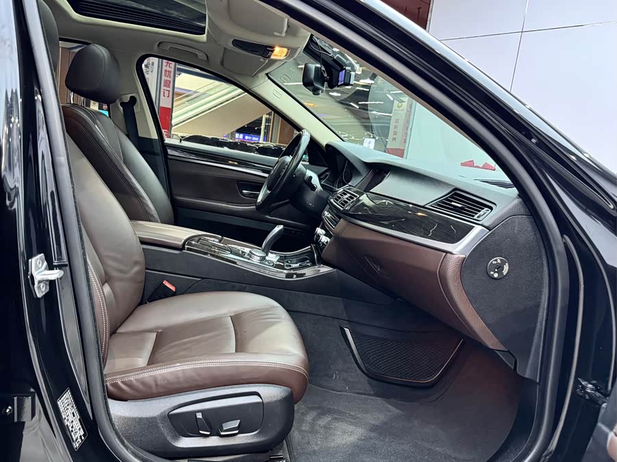 BMW 5 Series 2014 — фото 18