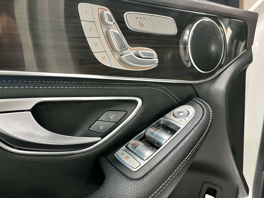 Mercedes-Benz GLC 2019 — фото 13