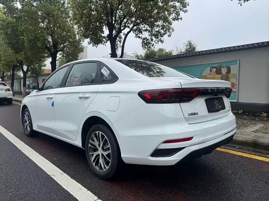 Geely Emgrand 2025
