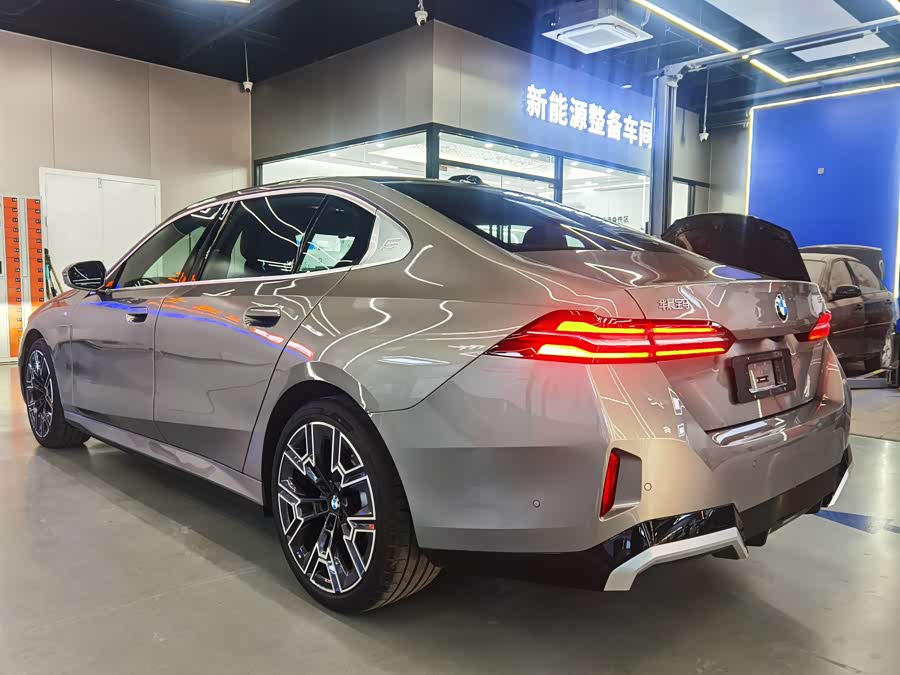 BMW 5 Series 2025