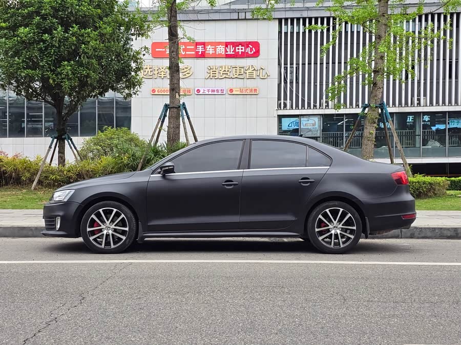 Volkswagen Sagitar 2013