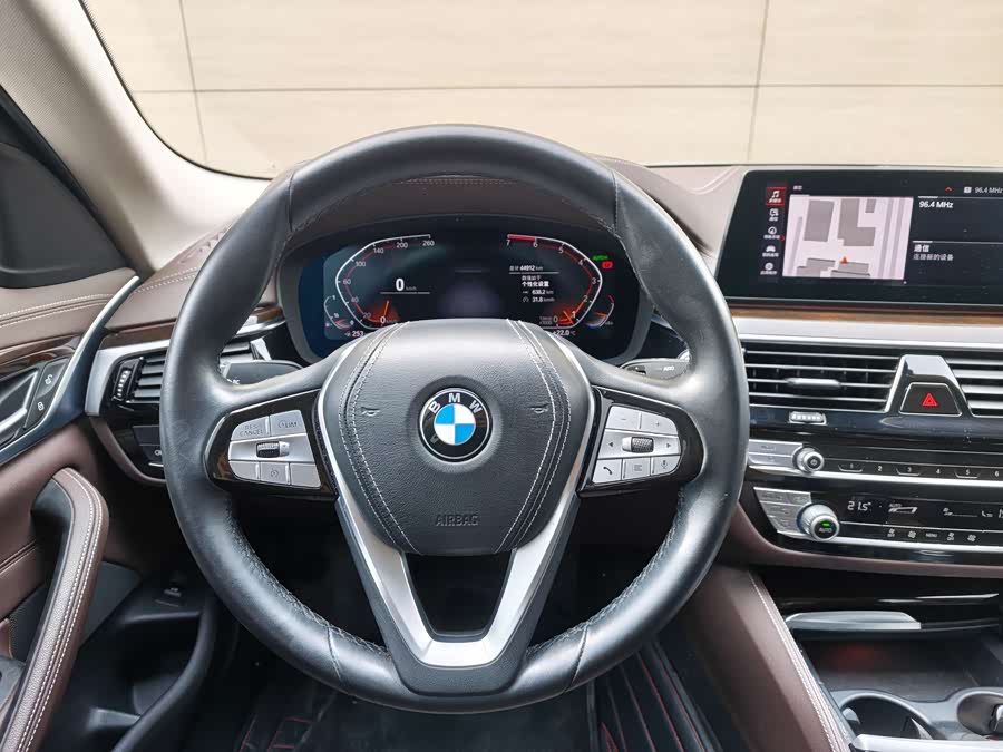BMW 5 Series 2020 — фото 12