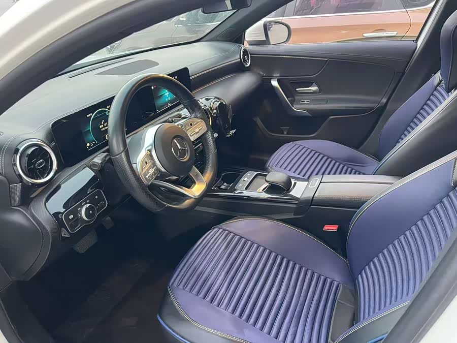 Mercedes-Benz A-Class 2019 — фото 9