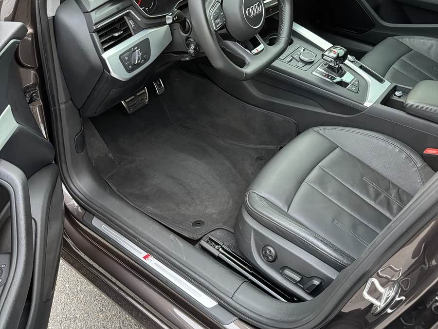 Audi A4L 2019
