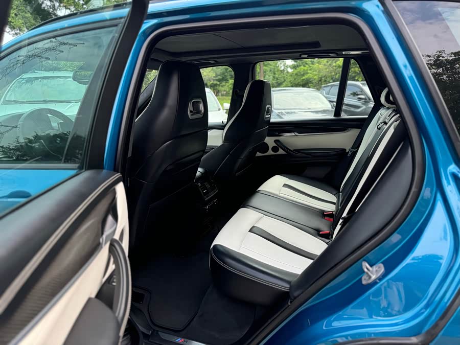 BMW X5 M 2015 — фото 11