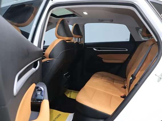 Geely Emgrand 2025 — фото 13