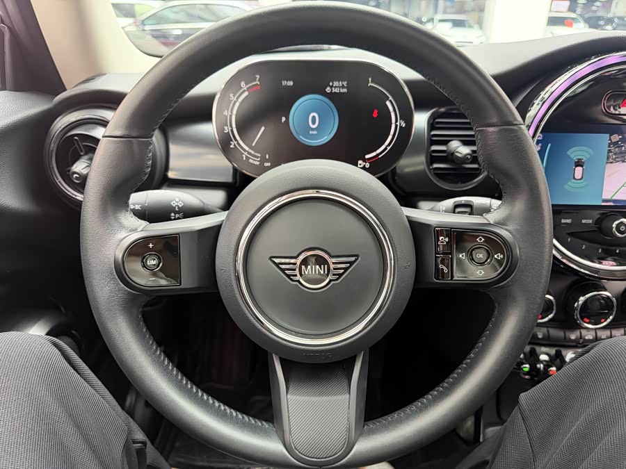 MINI MINI 2022