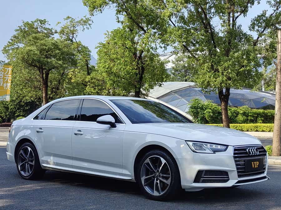 Audi A4L 2019