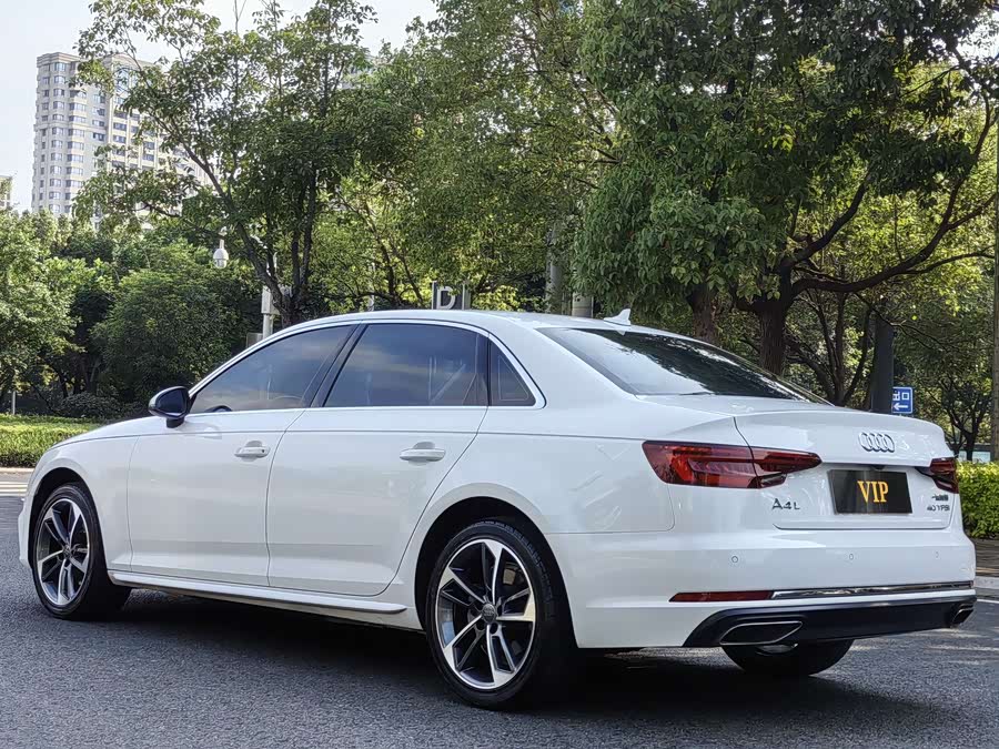 Audi A4L 2019