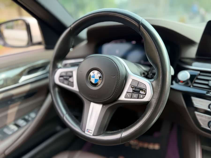 BMW 5 Series 2020 — фото 14