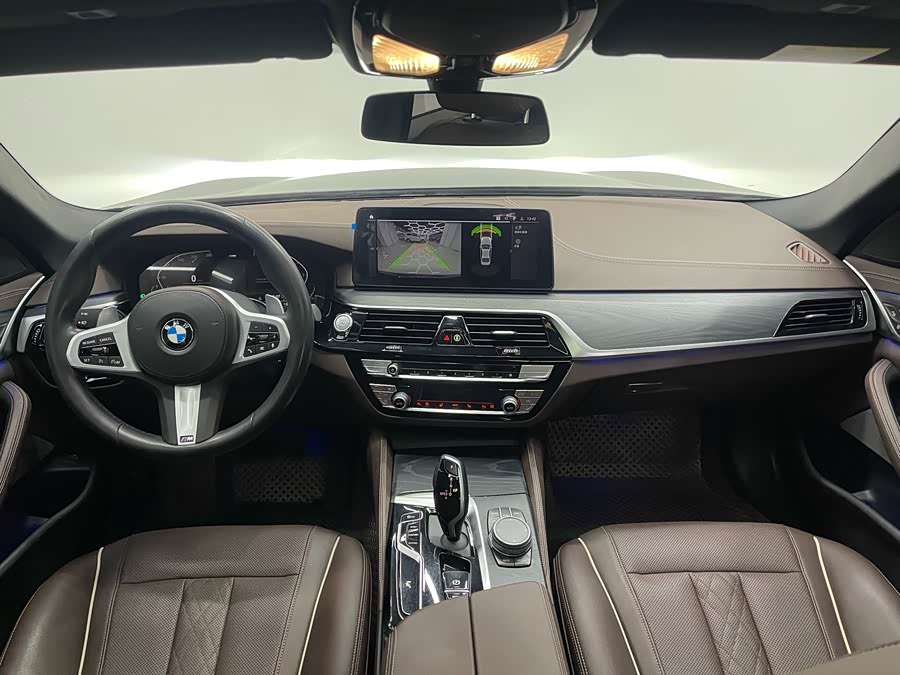 BMW 5 Series 2021 — фото 11