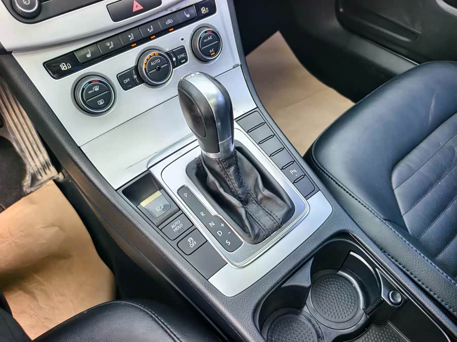 Volkswagen Magotan 2013