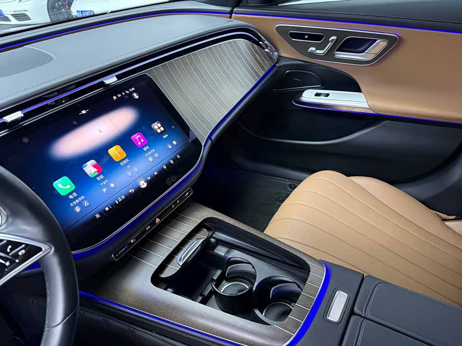 Mercedes-Benz E-Class 2024 — фото 15