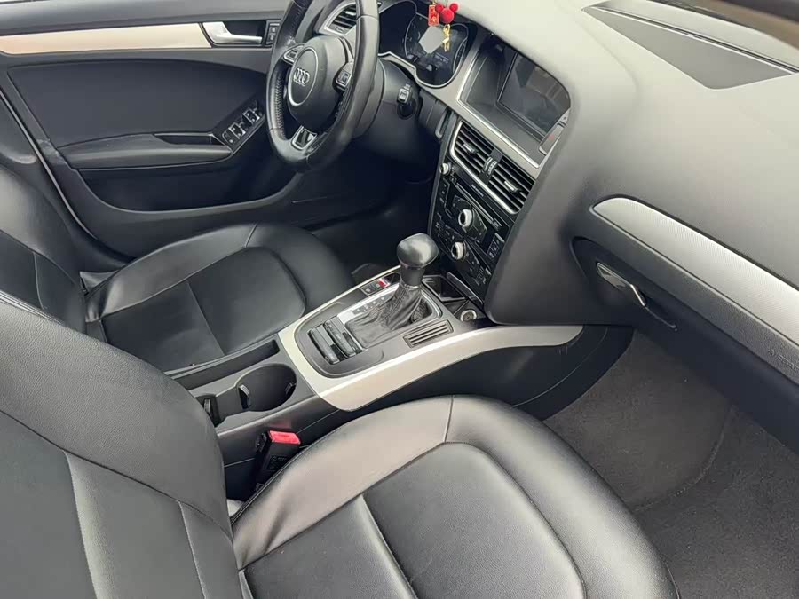Audi A4L 2015