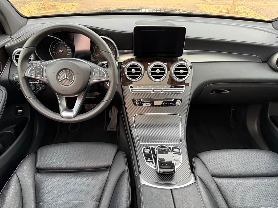 Mercedes-Benz GLC 2017 — фото 11