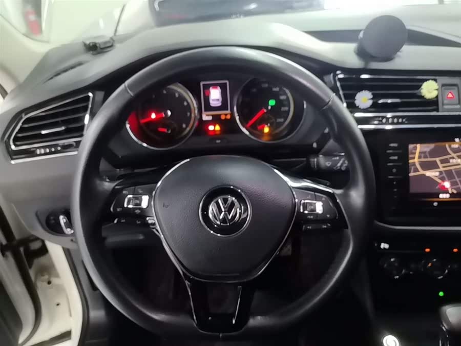 Volkswagen Tiguan L 2019 — фото 11