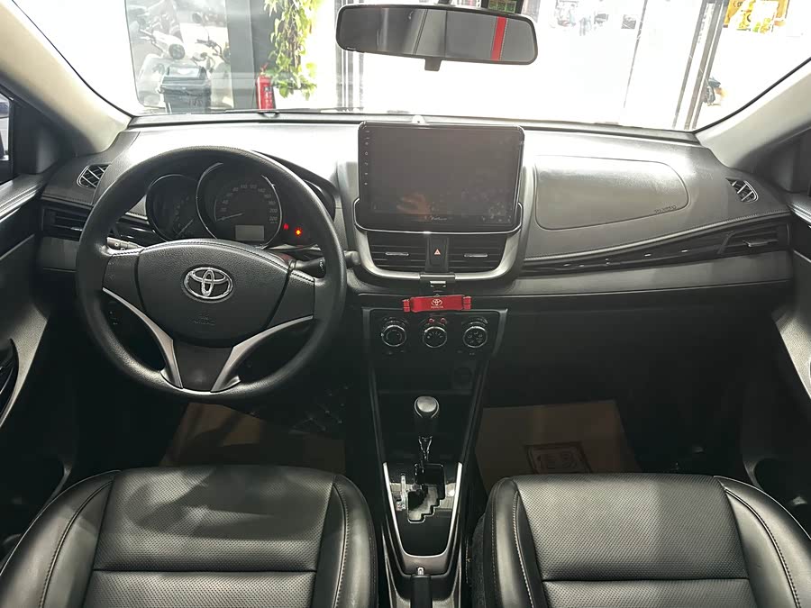 Toyota Yaris L 2020 — фото 8