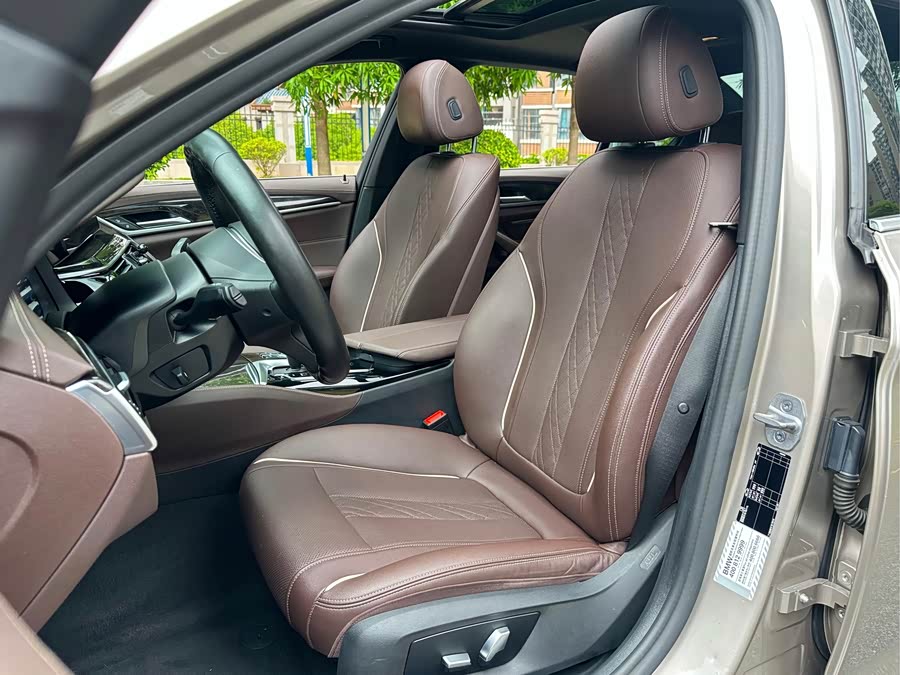 BMW 5 Series 2021 — фото 14