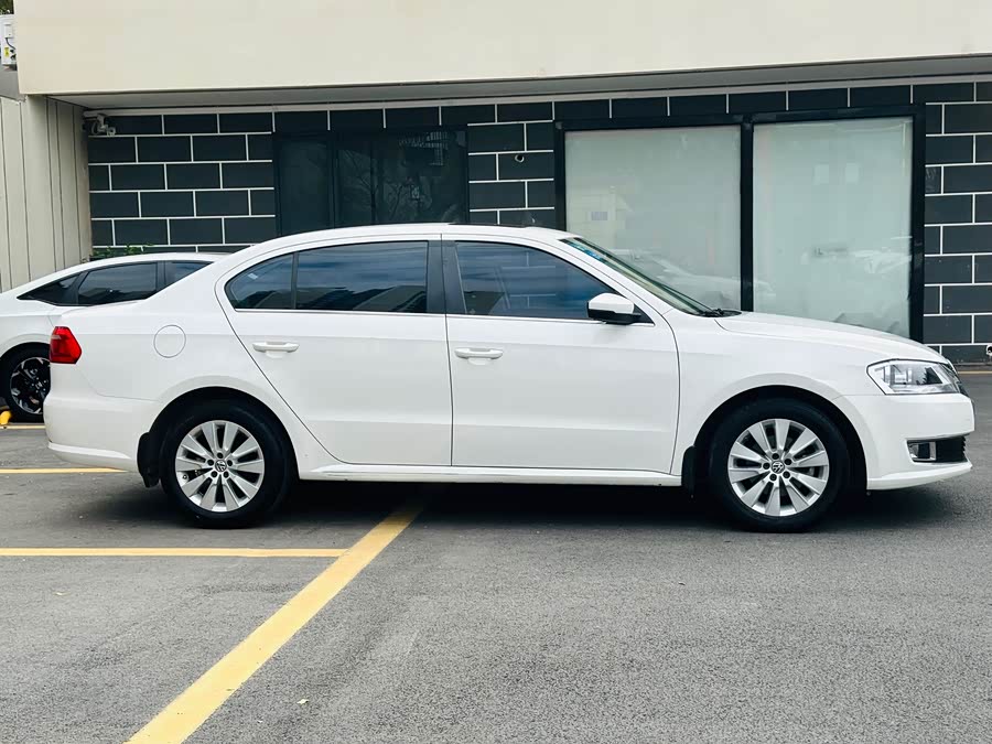 Volkswagen Lavida 2013