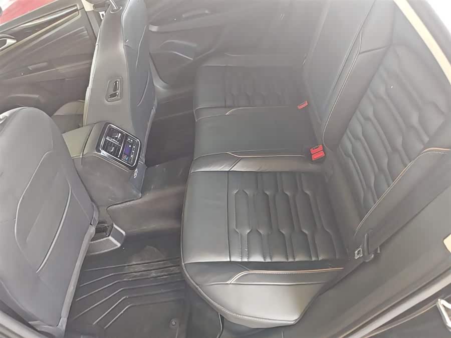 Volkswagen Passat 2019 — фото 17