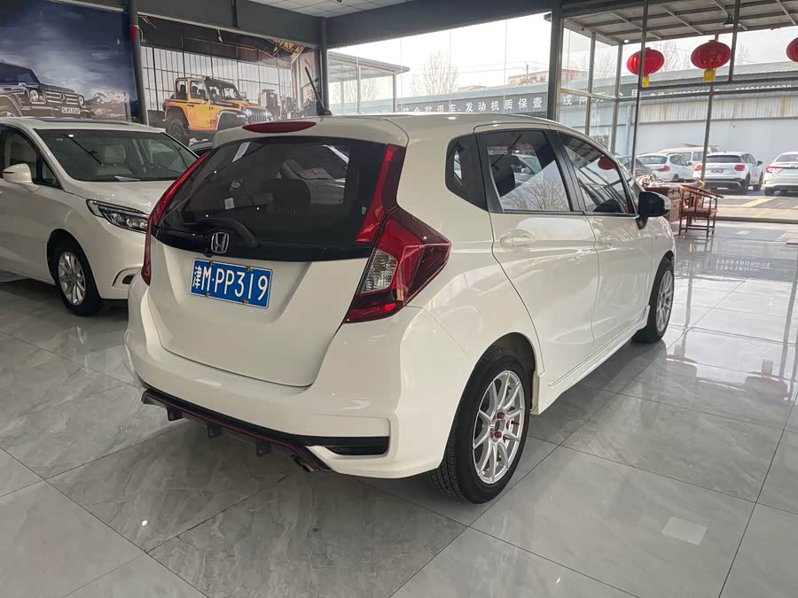 Honda Fit 2018 — фото 9