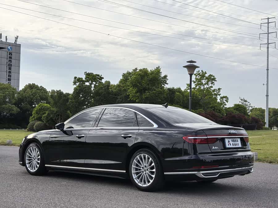 Audi A8 2018 — фото 15