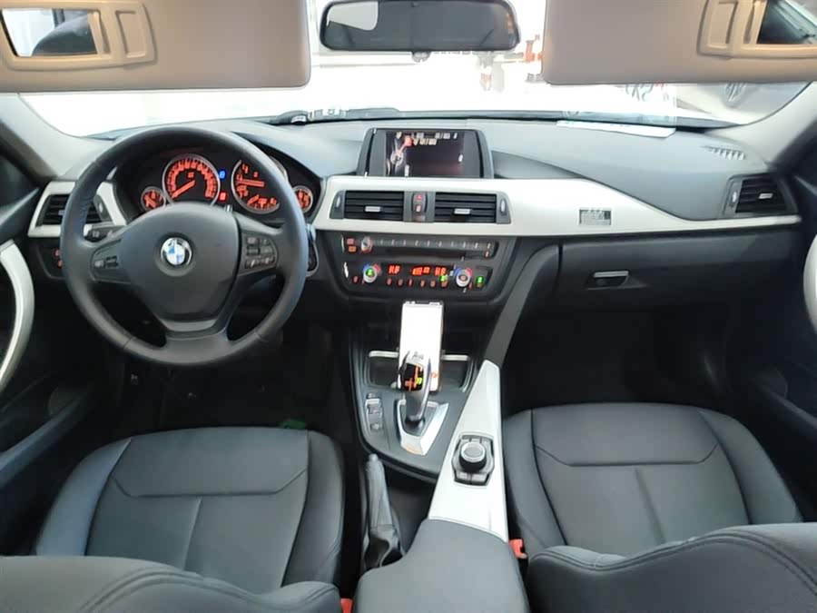 BMW 3 Series 2015 — фото 10