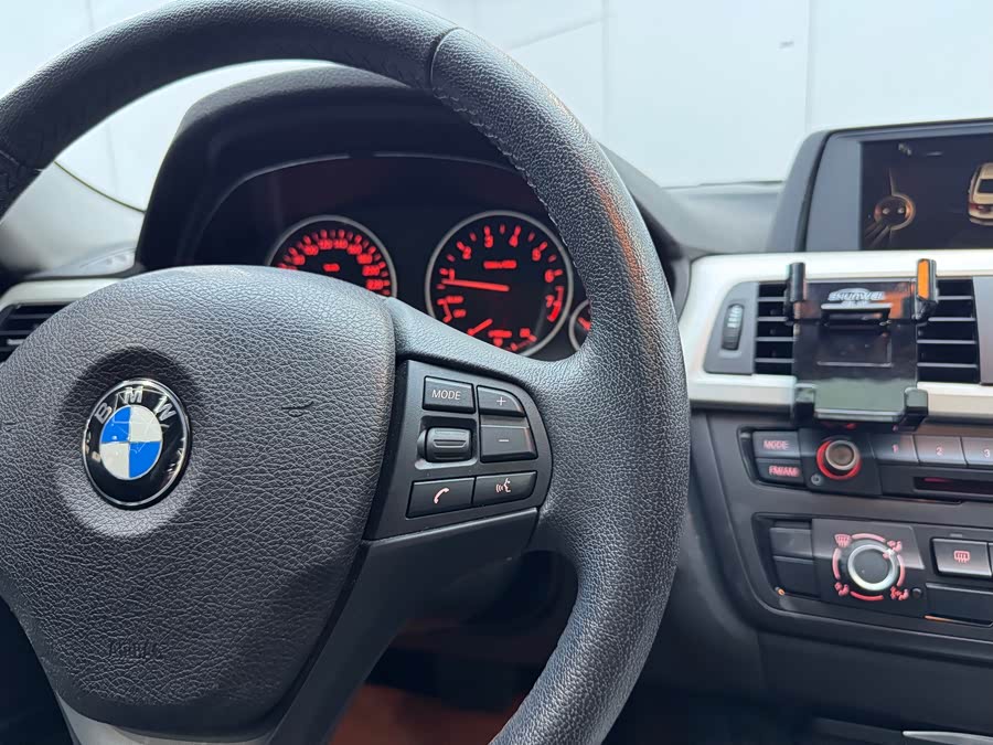 BMW 3 Series 2015 — фото 17